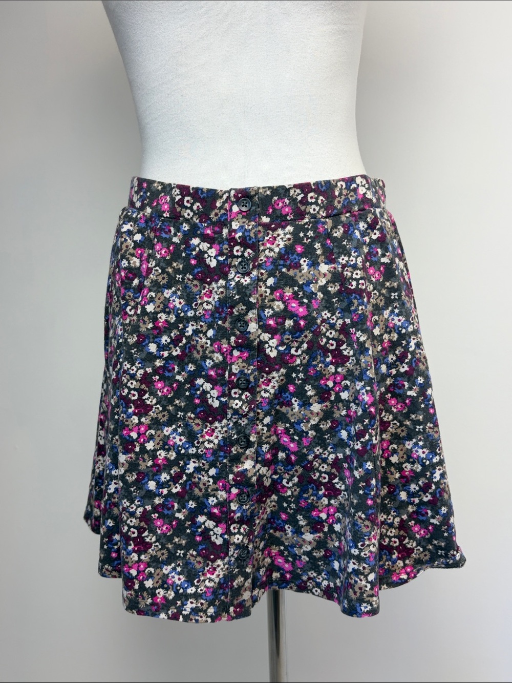American Eagle Button Down Mini Disty Floral Skirt L Cottage ASO Bonnie Bennett